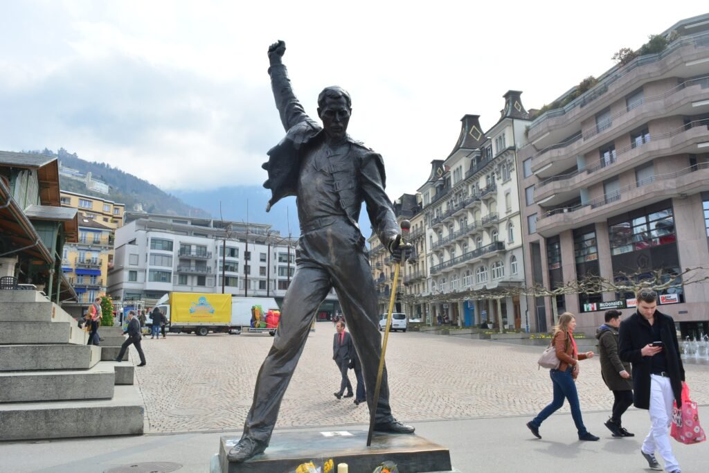 Freddie Mercury statue on the Montreux lakefront at Place du Marché