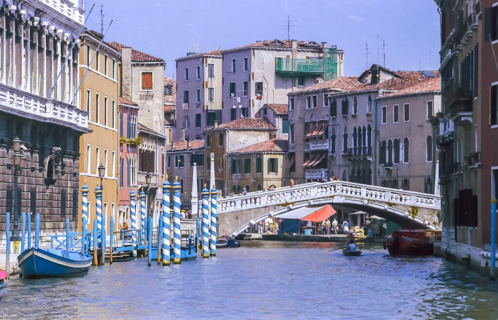 Ponte delle Guglie crossing the Cannaregio Canal in Venice