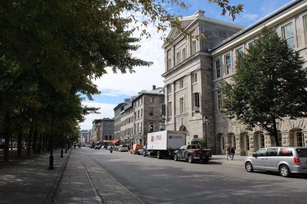 Rue de la Commune beside stone buildings in Old Montréal