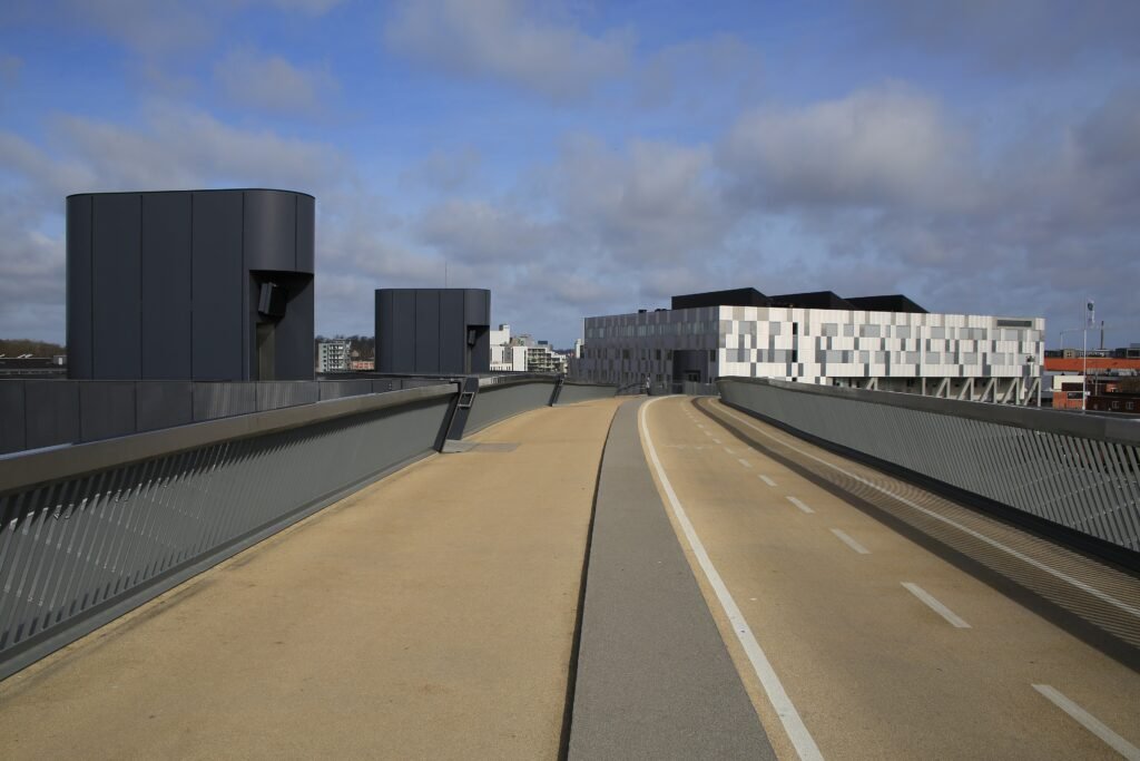 Pedestrian and bicycle paths on Byens Bro over Odense Station railway tracks