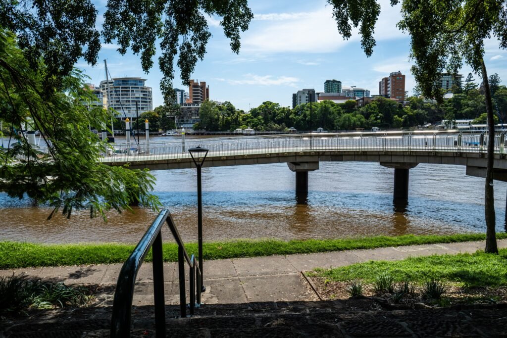 Shared riverwalk beside the City Botanic Gardens in Brisbane