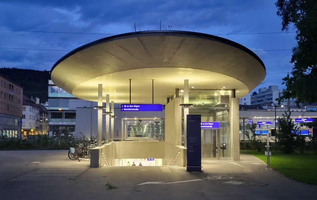 Accessible underpass entrance between central Bregenz and the lake promenade
