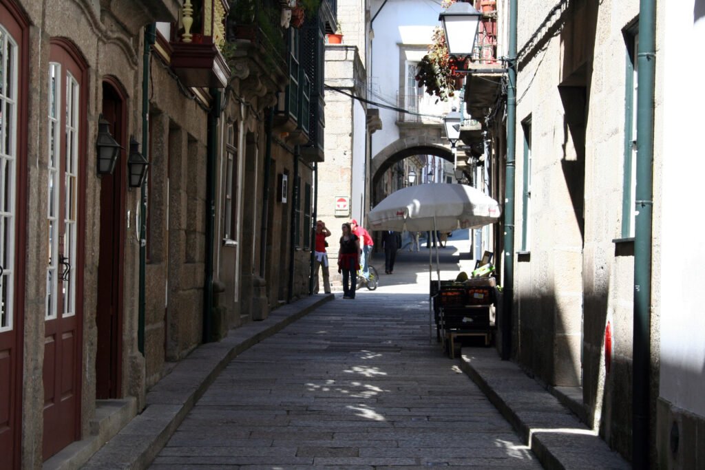Rua de Santa Maria in Guimarães with narrow stone paving and historic façades