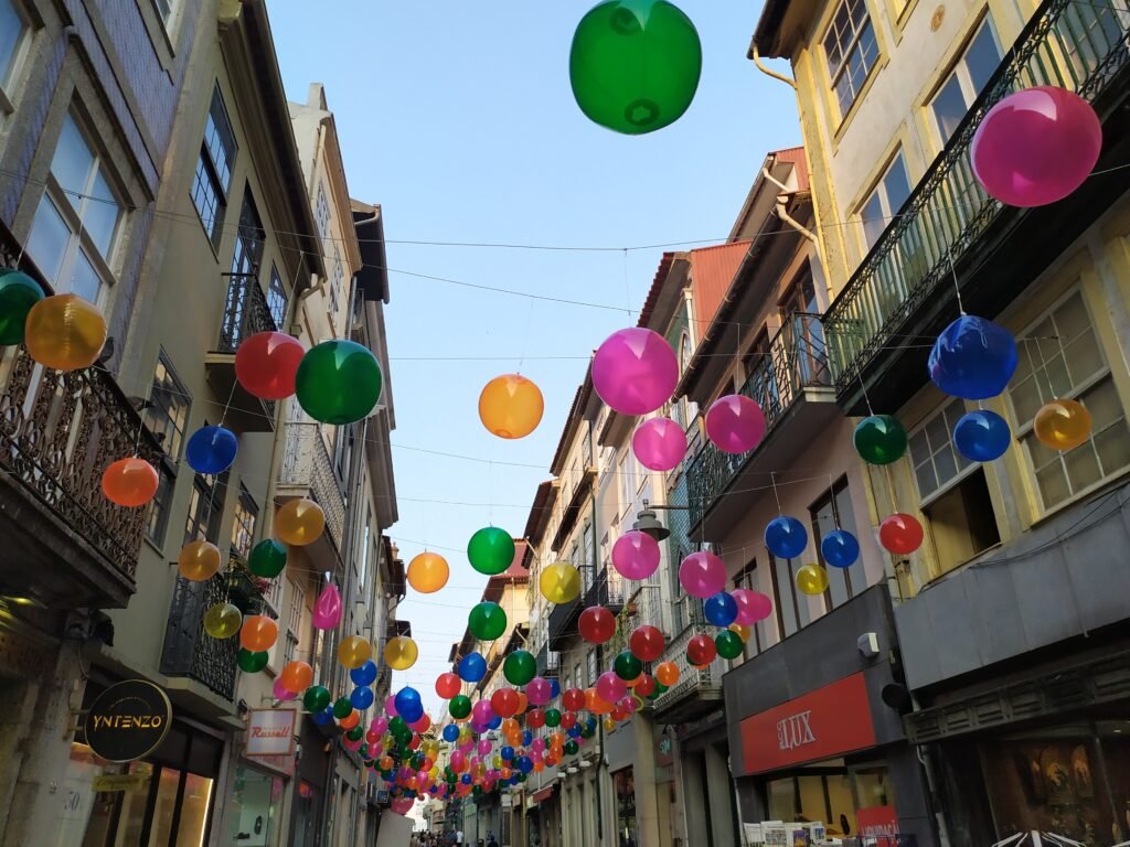 Pedestrians walking along Rua do Souto in central Braga