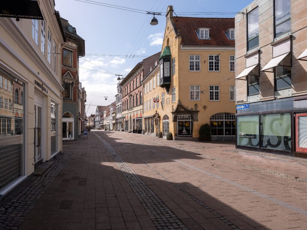 Pedestrians on Stengade in Helsingør’s historic center